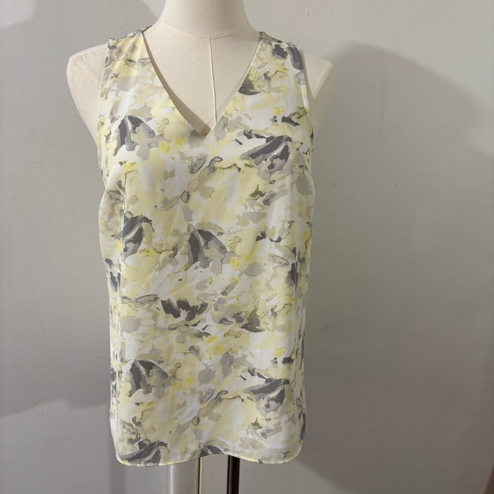 Nine West Sleeveless Blouse Yellow White Floral V-Neck Lined Wide Strap Sz XS